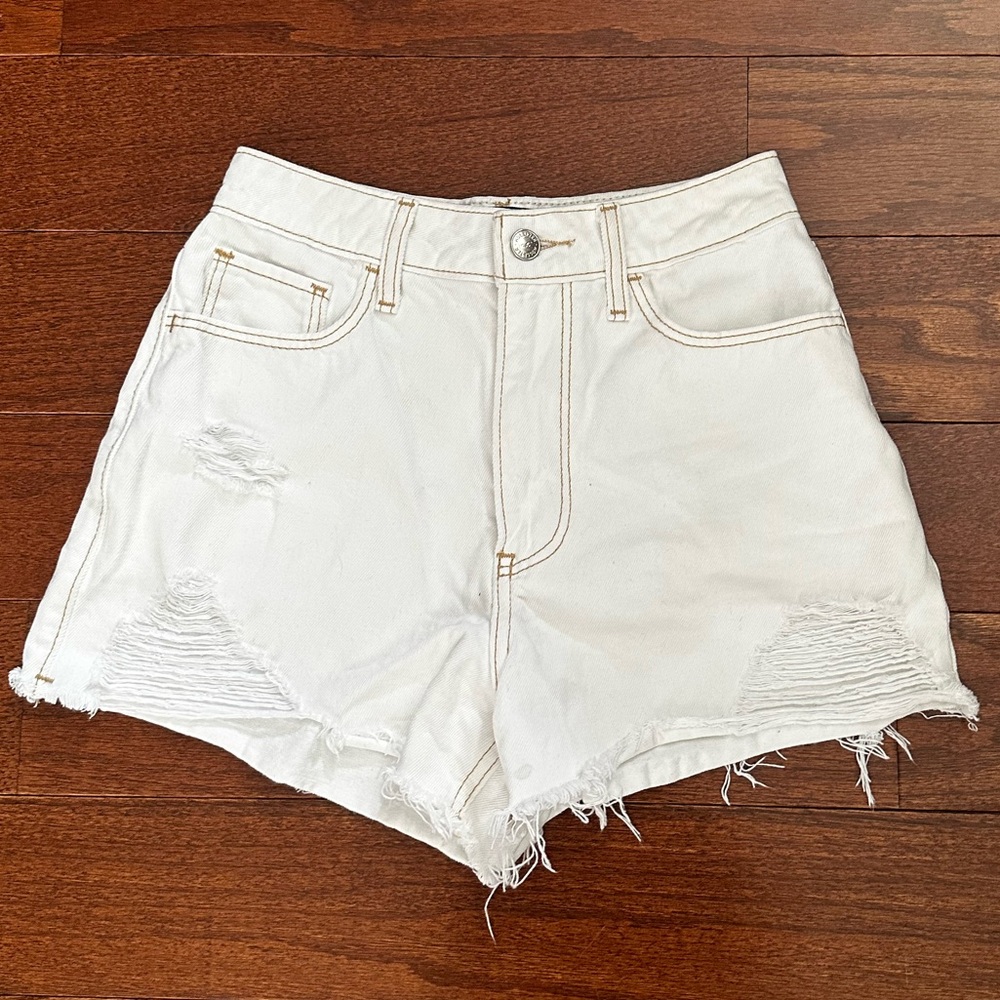 Hollister ultra high rise vintage relaxed mom short 3”